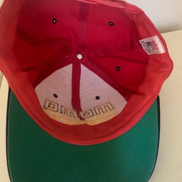 Vintage Ferrari momo Red / Black Snapback - Picture 3 of 3